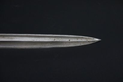 null Sabre d'officier de cavalerie, modèle 1816, dit forte épée.

Lame de 90,5 cm...