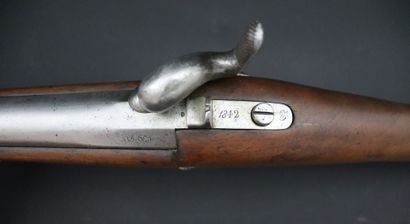 null Fusil 1842 T.

Canon rayé de 103 cm avec organe de visée et tenon de baïonnette.

Calibre...