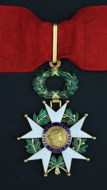 null Commandeur de l'ordre de la Légion d'Honneur IIIème République,

dans son écrin...