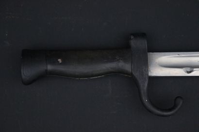 null Baïonnette modèle 1892 type II.

Lame en acier de 39,5 cm à gouttières (poinçon).

Poignée...