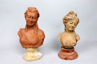 null Ecole française des XIXème et XXème siècle.

Deux bustes de femme en terre cuite.

L'un...