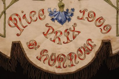 null Bannière tissée et peinte pour la Grande Redoute de Nice en 1909, prix d'honneur.

H_95...