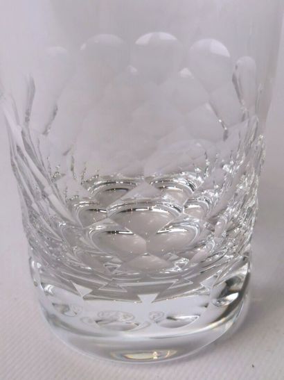 null BACCARAT. 

Sept verres à orangeade en cristal taillé, modèle "Ecailles Chauny...