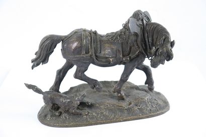 null Pierre Jules MENE (1810-1879).

Cheval de trait effrayé par un chien.

Bronze...