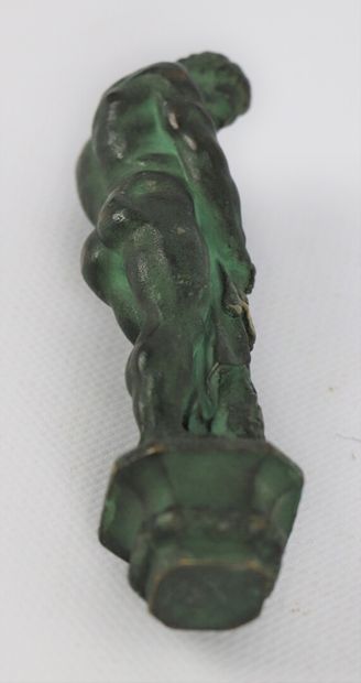 null Ecole française du XIXème siècle.

Hercule.

Cachet en bronze à patine verte.

H_11,1...