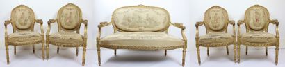 null Gilded wood living room furniture, medallion back and covered with Aubusson...