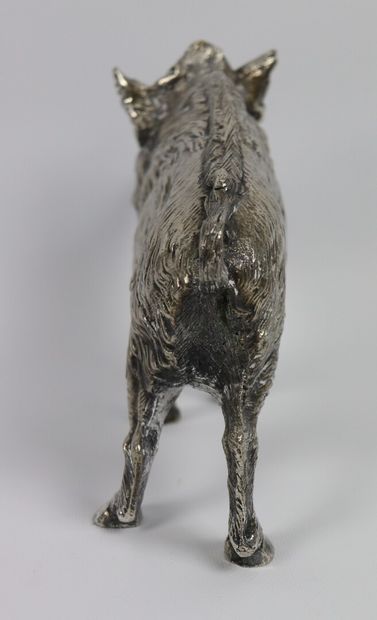null Sanglier.

Sculpture en bronze argenté.

H_17,5 cm L_28,5 cm