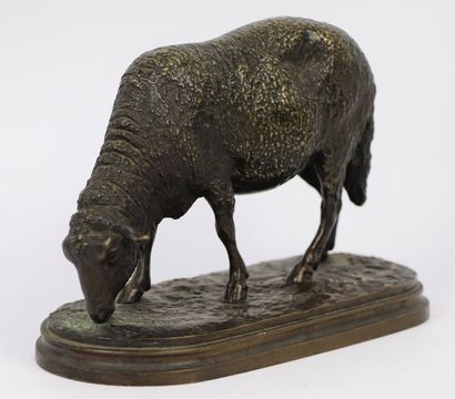 null Rosa BONHEUR (1822-1899).

Sheep grazing.

Bonze with golden patina signed on...