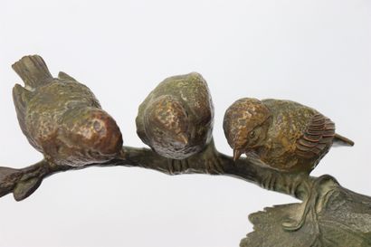 null Irénée. ROCHARD (1906-1984).

Trois oiseaux perchés sur une branche.

Bronze...