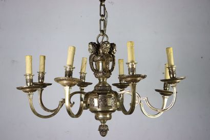 null A silver plated bronze chandelier decorated with four lovers. 

Style Louis...