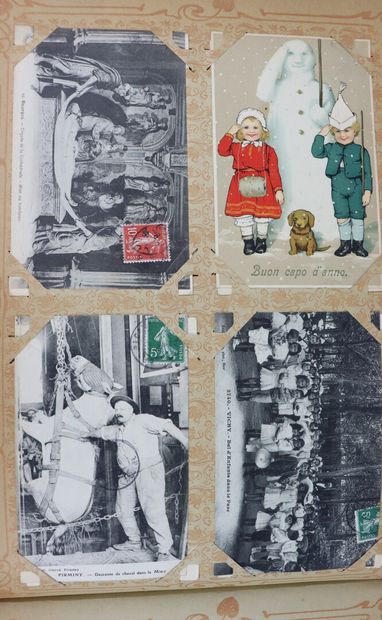 null Important album d'environ 700 cartes postales, principalement du début du XXème...
