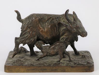 null Christophe FRATIN (1801-1864).

Young goat under its mother.

Bronze group with...