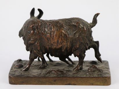 null Christophe FRATIN (1801-1864).

Young goat under its mother.

Bronze group with...