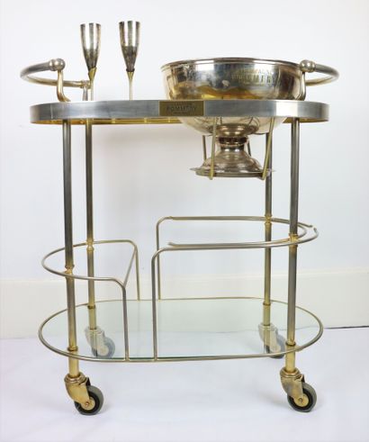 null 
Champagne POMMERY.




Advertising trolley in silver plated metal and brass,...