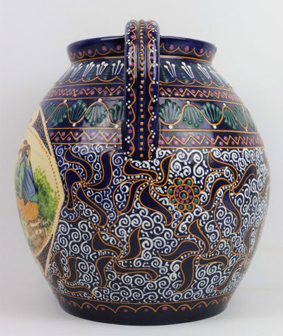 null QUIMPER, la Hubaudière.

Important polychrome earthenware vase decorated with...