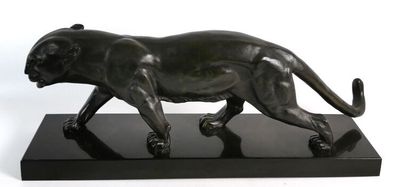 null Serge ZELIKSON (1890-1966). 

Walking panther.

Bronze with a brown-green patina,...