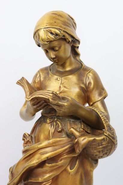 null Mathurin MOREAU (1822-1912).

The reader.

Bronze statue with golden patina...