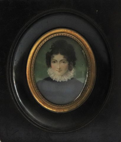 null Ecole française du XIXème siècle. 

Portrait d'une jeune femme. 

Miniature...