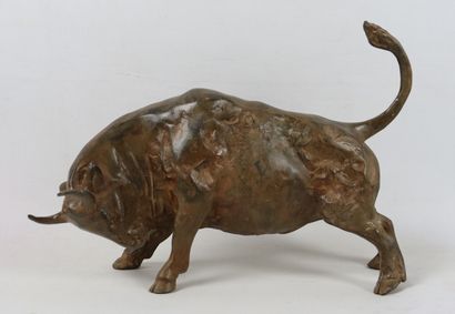 null Pierre CHENET (Actif au XXème siècle).

Le taureau.

Sculpture en bronze patiné...