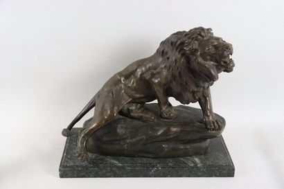 null Clovis-Edmond MASSON (1838-1913).

Wounded lion. 

Bronze with golden patina,...