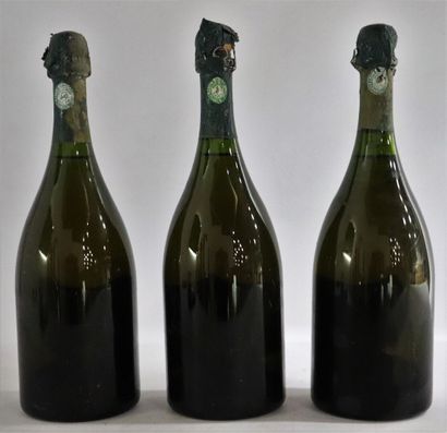 null CHAMPAGNE BRUT DOM PERIGNON.

Millésime : 1969.

3 bouteilles, e.s., coiffes...