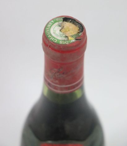 null VOLNAY, CLOS DES CHENES.

F. CHAUVENET.

Millésime : 1982. 

1 bouteille, e.a.,...
