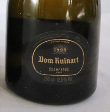 null CHAMPAGNE BRUT DOM RUINART.

Millésime : 1998.

2 bouteilles
