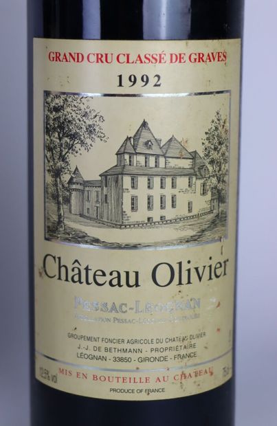null CHATEAU OLIVIER.

Millésime : 1992.

3 bouteilles