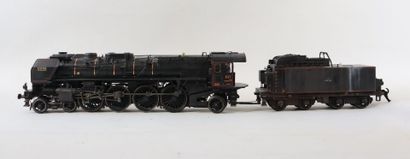 null MTH. 

Locomotive à vapeur avec son tender, modèle 241A OSS-059. 

Porte les...