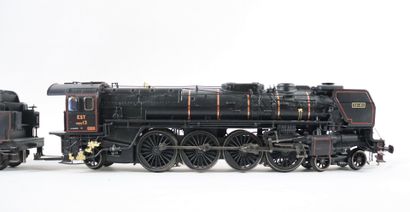 null MTH. 

Locomotive à vapeur avec son tender, modèle 241A OSS-059. 

Porte les...