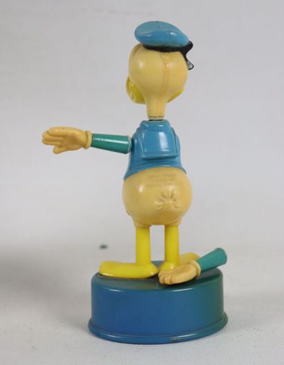 null Réunion de trois jouets à l'effigie de personnages Disney :

- Mary POPPINS,...