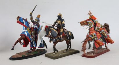 null Réunion de seize chevaliers médiévaux en plomb peint, partant au combat ou à...