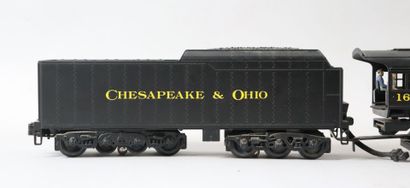 null K LINE. 

Locomotive 1603, avec son wagon Chesapeake et Ohio, noirs. 

Echelle...