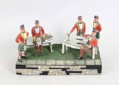 null Maquette en plomb peint figurant cinq officiers britanniques en réunion.

Sur...