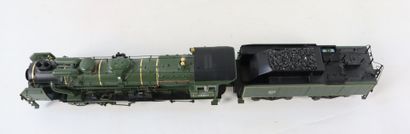 null MTH. 

Locomotive à vapeur SNCF 231 E 22 Calais, avec son tender 38 A 16. 

Echelle...