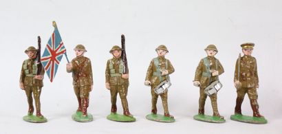 null QUIRALU. 

Réunion de soldats britanniques, en aluminium peint, comprenant :

-...