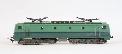 null MECCANO - HORNBY. 

Locomotive, HO. 

Référence CC 7121. 

Dans sa boîte d'origine...