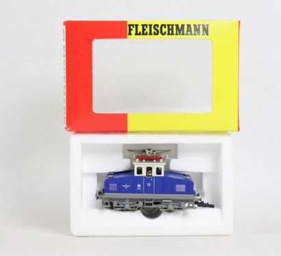 null FLEISCHMANN.

Train Edelweiss, HO, comprenant :

- une petite locomotive, référence...