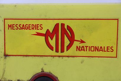 null Grand camion à traîner logotypé "Messagerie Nationale",en métal laqué de couleurs...