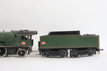 null FULGUREX.

Locomotive électrique SNCF 241 P 25, verte et noire à filets rouges,...