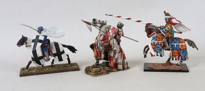 null Réunion de seize chevaliers médiévaux en plomb peint, partant au combat ou à...