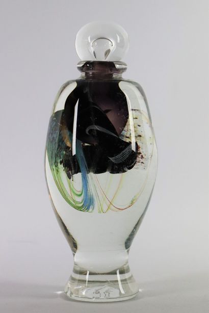 null François LE LONQUER (1945-1991).

Flacon en verre soufflé sur talon à décor...