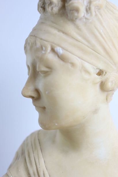 null Joseph CHINARD (1756-1813), d'après. 

Madame de Récamier. 

Sculpture en albâtre....