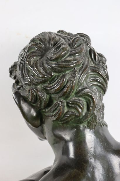 null D'après l'Antique. 

Buste de satyre, dit Faune de Vienne. 

Bronze à patine...