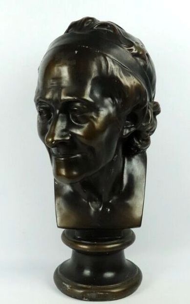 null Buste de Voltaire en plâtre à patine bronze.

Fin du XIXème siècle.

H_50 cm,...