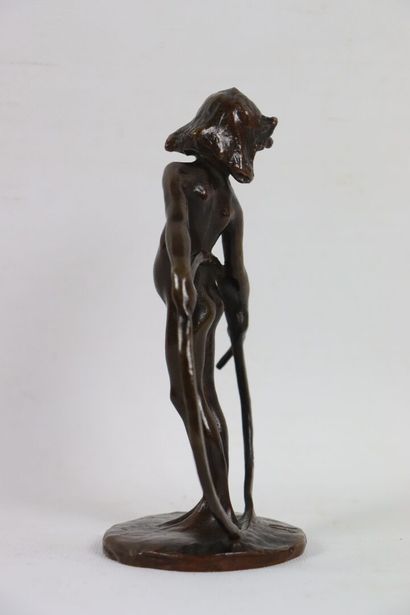 null Bernhard HOETGER (1874-1949).

L'enfant au cerceau.

Bronze à patine brune,...