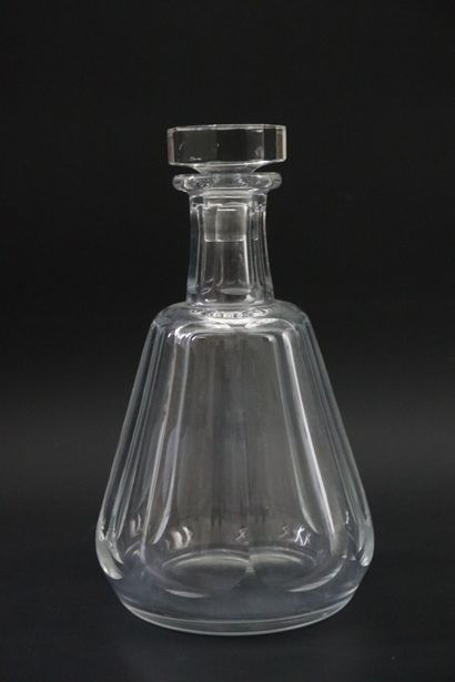 null BACCARAT.

Service de verres en cristal, modèle Talleyrand, comprenant :

-...