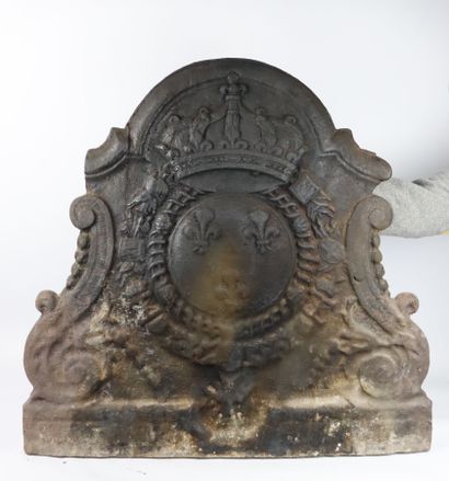null Plaque de cheminée aux armes de France.

XVIIIème siècle.

H_74 cm L_75 cm