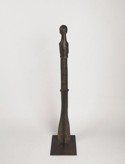 null LUBA.

Longue cuillère, manche terminé par un buste féminin.

H_45,5 cm