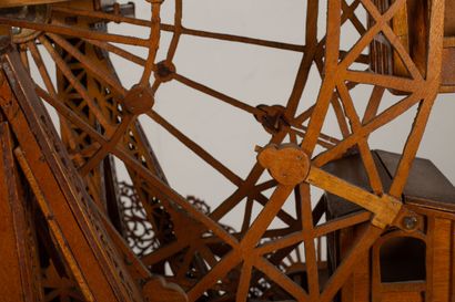 null Importante maquette de grande roue de l'exposition universelle de 1900 en bois...